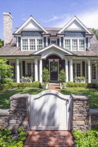 Read more about the article The Art of Year-Round Lawn Care and Garden Maintenance for Luxury Illinois Homes